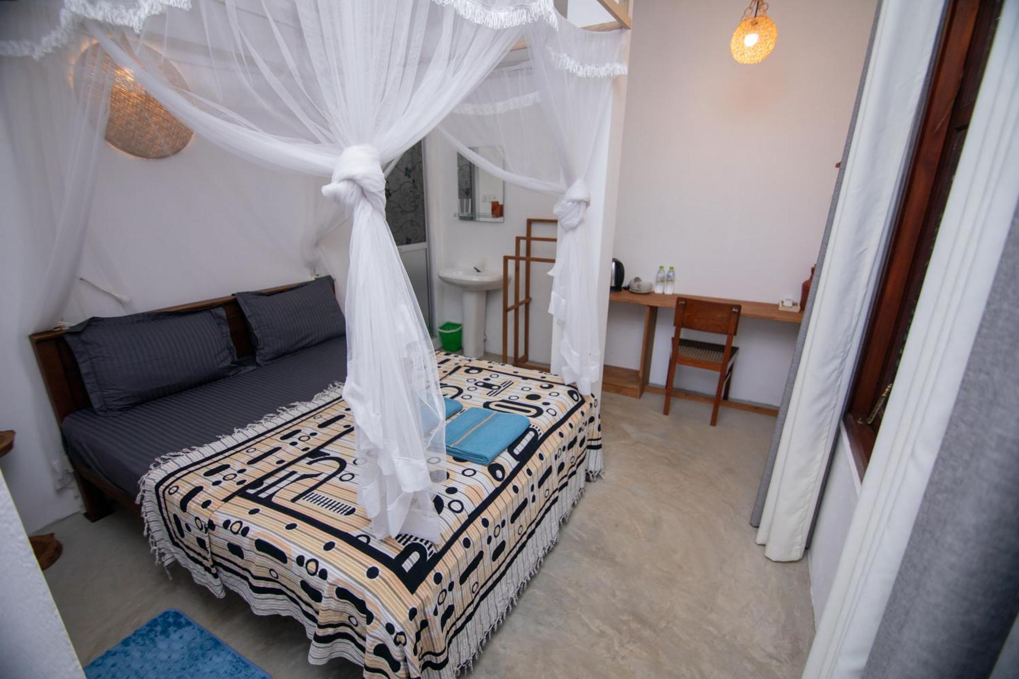 Light House Beach Home Matara Phòng bức ảnh