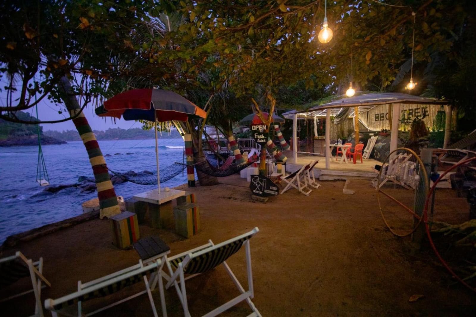 Light House Beach Home Matara Ngoại thất bức ảnh